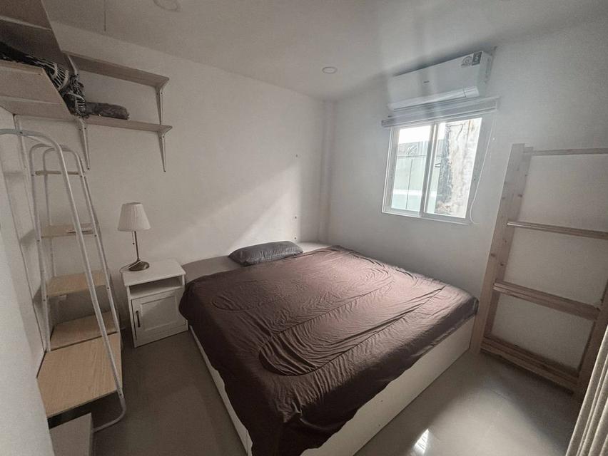 Room For Rent  Sukhumvit 23,  city center 25 sqm. 10,800 THB/month. 1