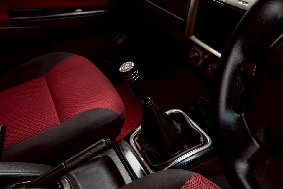 Isuzu Space Cab 2.5 X-Series สีเทา เกียร์  MT ปี 2011 16