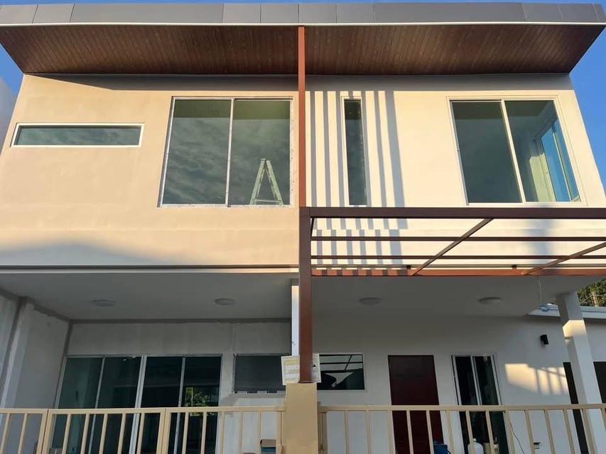 บ้านแฝด 2.8 ล้านบาท วิวดอยสุเทพ ใจกลางเชียงใหม่! พร้อมเข้าอยู่