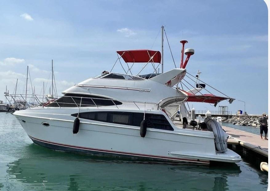 YACHT CARVER 36 FEET-2 CABINS- 2 X 380 hp