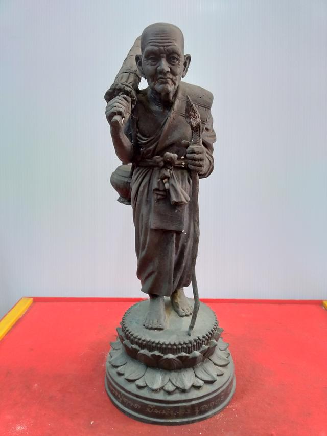 หลวงปู่ทวดยืนสูง12นิ้วออกวัดแม่ตะไคร้อ.แม่ออนจ.เชียงใหม่