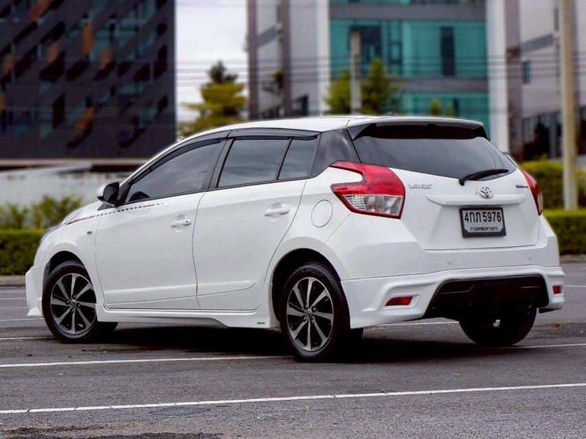 Toyota Yaris 1.2 TRD เกียร์ออโต้ สีขาว ปี 2015 8