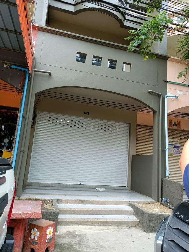 ขาย อาคารพาณิชย์ 3ชั้นครึ่ง หมู่บ้านสุภาพงศ์ 2 ใกล้7-11 ติดถนนใหญ่ (ลำลูกกา คลอง 7) 2