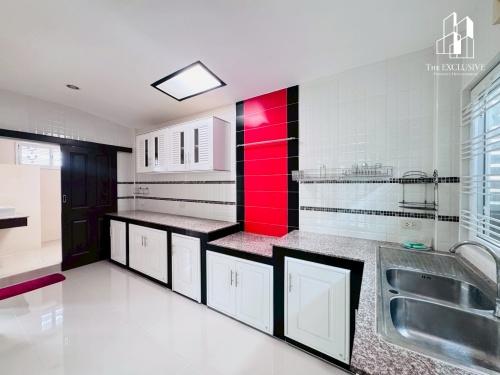 ขายบ้านเดี่ยวรีโนเวทใหม่ หมู่บ้าน ชัยพฤกษ์ วัดลาดปลาดุก ติดถนนใหญ่ ใกล้เซ็นทรัลเวสเกต 8