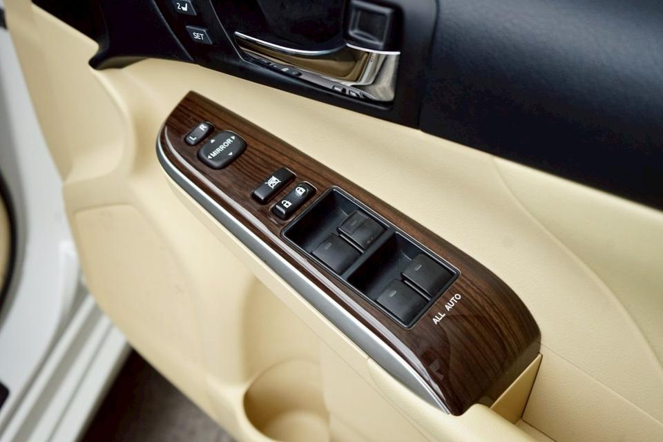 2015 TOYOTA CAMRY HY-BRID PREMIUM 14