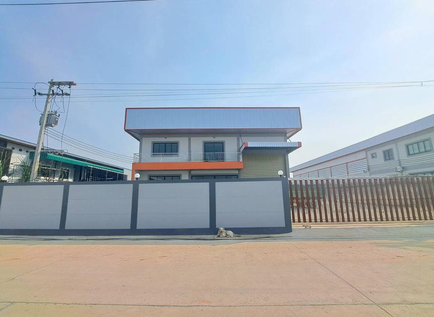 ขายและให้เช่า โรงงานอุตสาหกรรมมือหนึ่ง สมุทรสาคร ขอใบรง.4ได้ พื้นที่ใช้สอย 560-800 ตรม.