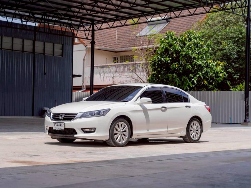 HONDA ACCORD 2.0EL ปีจด 2014 ประกันเครื่องเกียร์3ปี / 30,000 km.✨️ 2