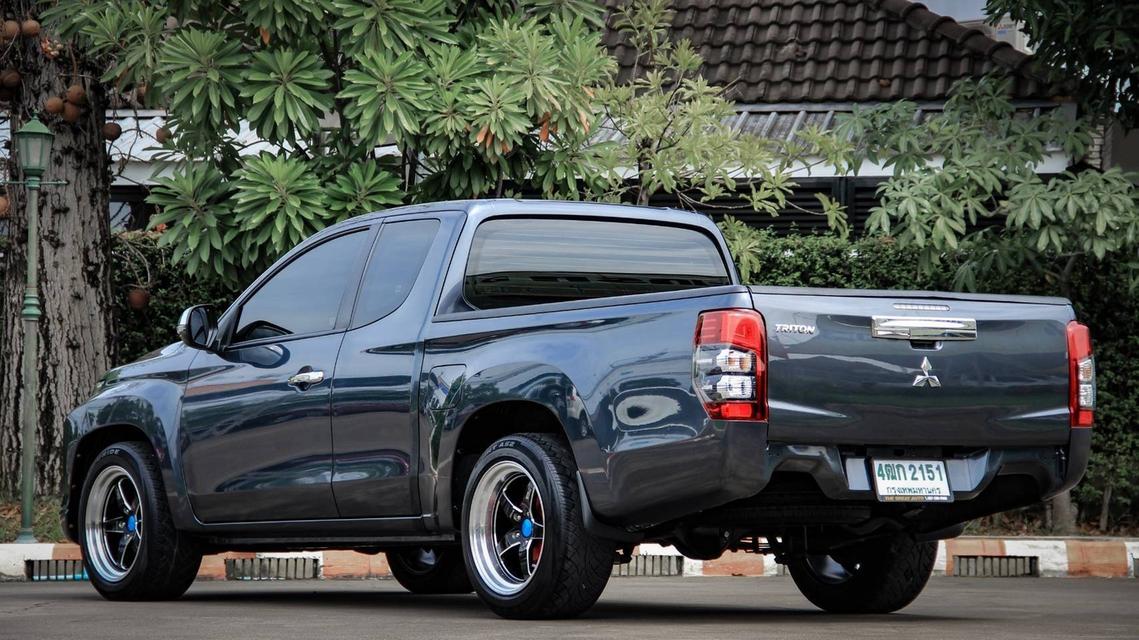 MITSUBISHI TRITON 2.5 GLX MEGA CAB ปี 2021 เครื่องยนต์ ดีเซล สีเทา เกียร์ ธรรมดา ไมล์เพียง 79,503 km. 7