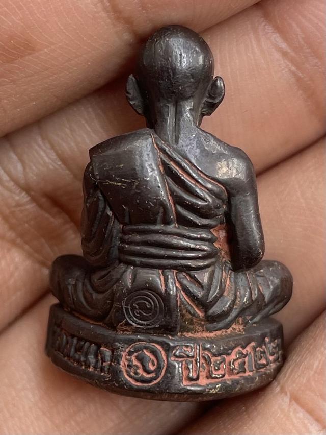 รูปหล่อหลวงปู่ดู่ วัดสะแก 2