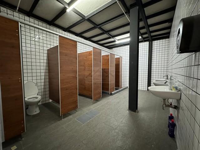 ให้เช่าโกดัง 900 ตรม. พร้อมออฟฟิศ ซอยนวลจันทร์ 21 ห้องน้ำในตัว รถเทรลเลอร์เข้าออกได้ ใกล้เลียบด่วน ใกล้ BTS รามอินทรา ก. 4