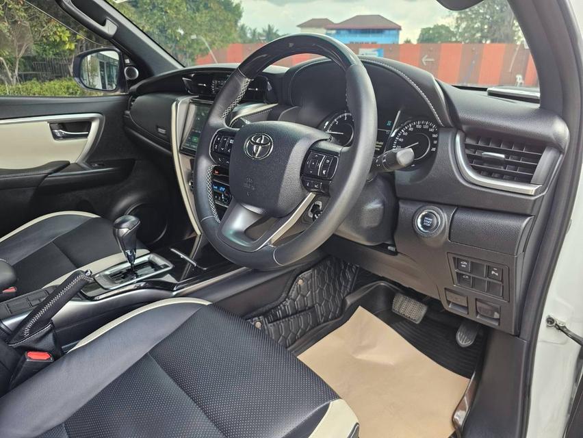 เข้าใหม่#Toyota #Fortuner 2.8 Legender 4WD Black Top ปี 2023 จด 24 รูปที่ 7