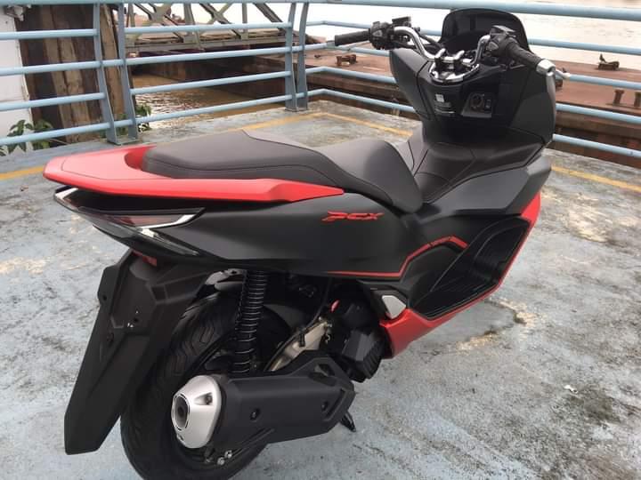 Honda pcx สีดำแดงเครื่องแรง 3