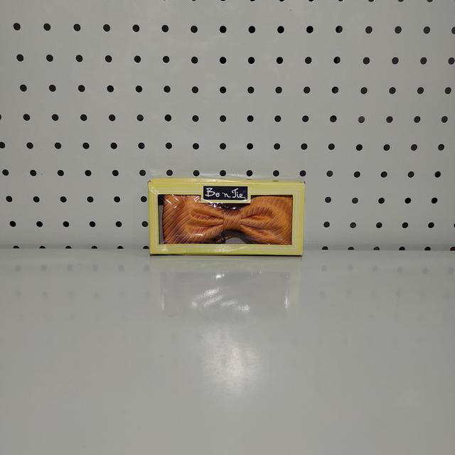 Bo'n Tie โบว์ไทราตรีสำเร็จรูป สีส้มลายทางเฉียง