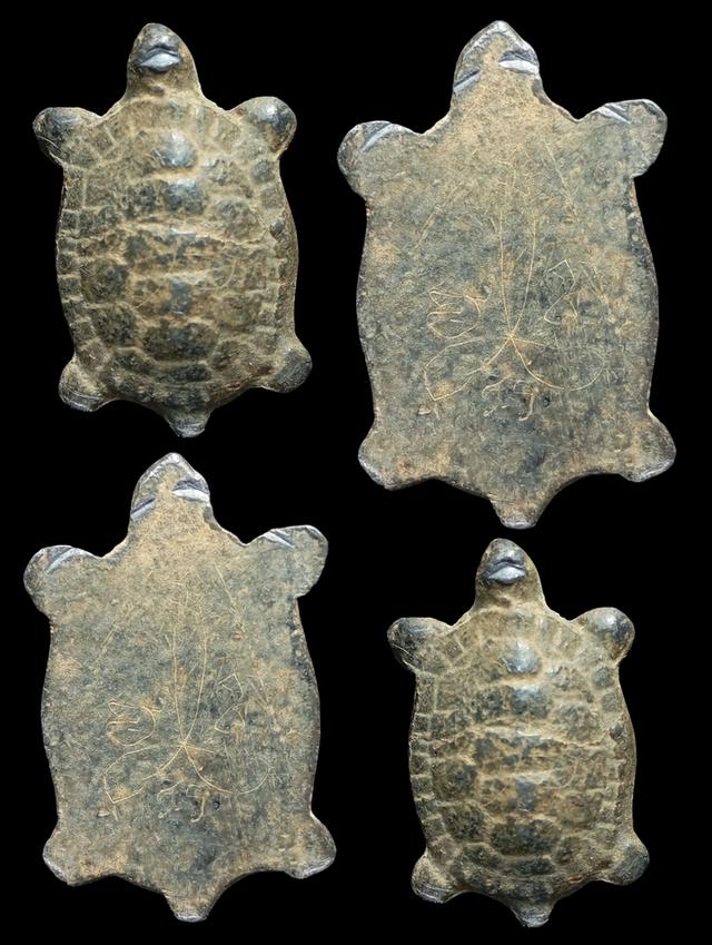 เต่าเนื้อตะกั่วเก่ามีจารด้านหลังไม่ทราบที่ชอบทักได้ครับ