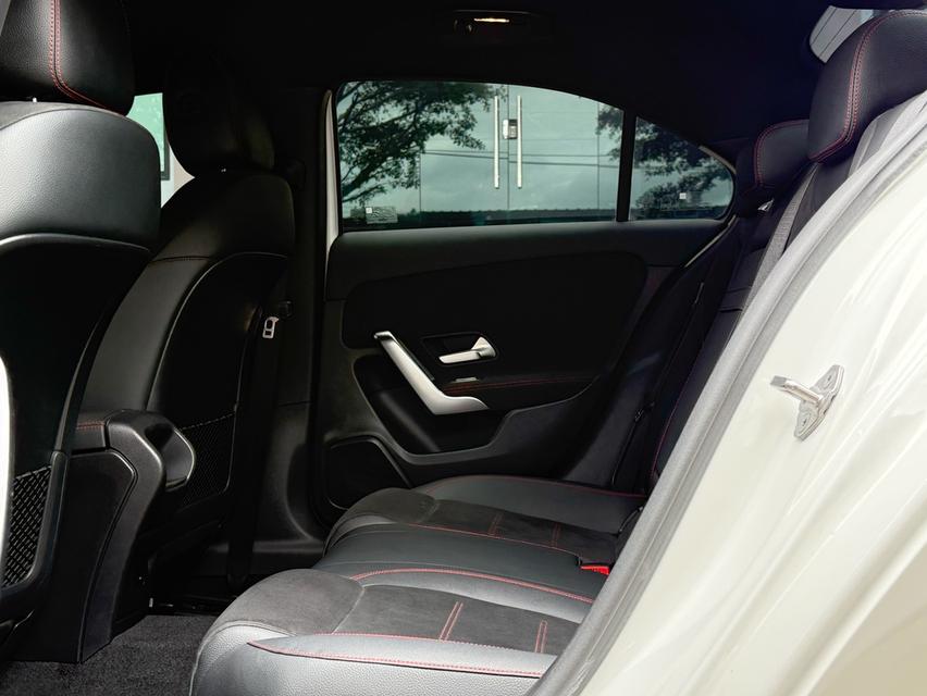  2023  BENZ A200 AMG DYNAMIC รถสภาพป้ายแดง วิ่งน้อยเพียง 24,000 กม รถเข้าศูนย์ทุกระยะ ไม่เคยมีอุบัติเหตุครับ 15
