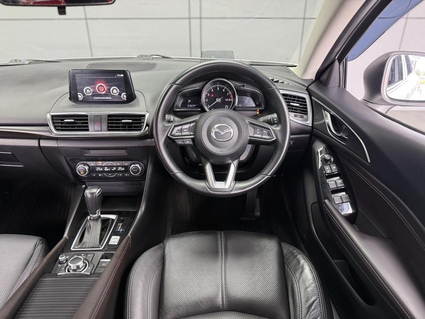 2018 MAZDA MAZDA3, 2.0 S SPORTS สีขาว 5 ประตู ยอดนิยม มือเดียวป้ายแดง รูปที่ 10