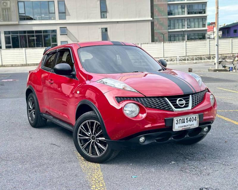 Nissan Juke 1.6 V รุ่น Top สุด เกียร์ Auto สีแดง ปี 2014