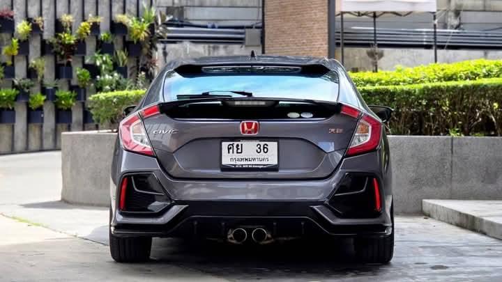 Honda Civic สีเทา 11