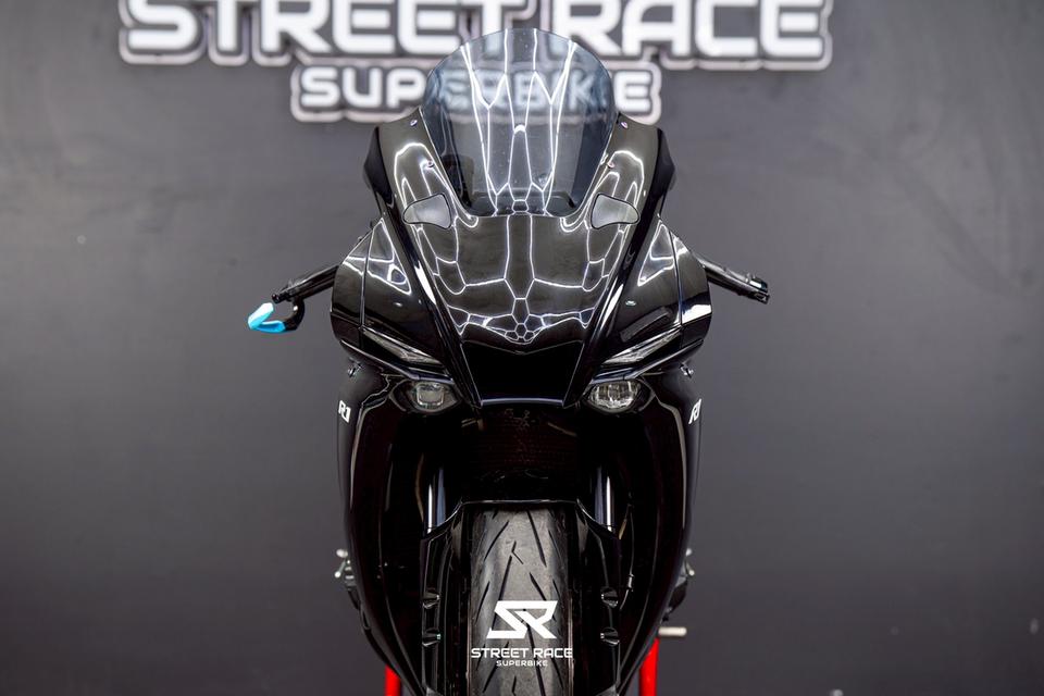 YAMAHA R1 จดทะเบียน 2021 สีดำทรงหล่อๆ รูปที่ 5