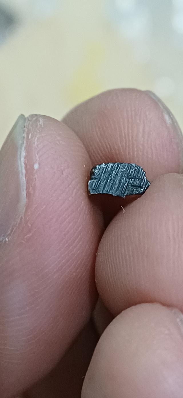 หลวงปู่ทวด พิมพ์เตารีดจิ๋ว รุ่นกำนันชูชาติ วัดช้างให้ ซึ่งด้านหลังองค์พระมีโค้ด "ก.ชูชาติ" รูปที่ 6