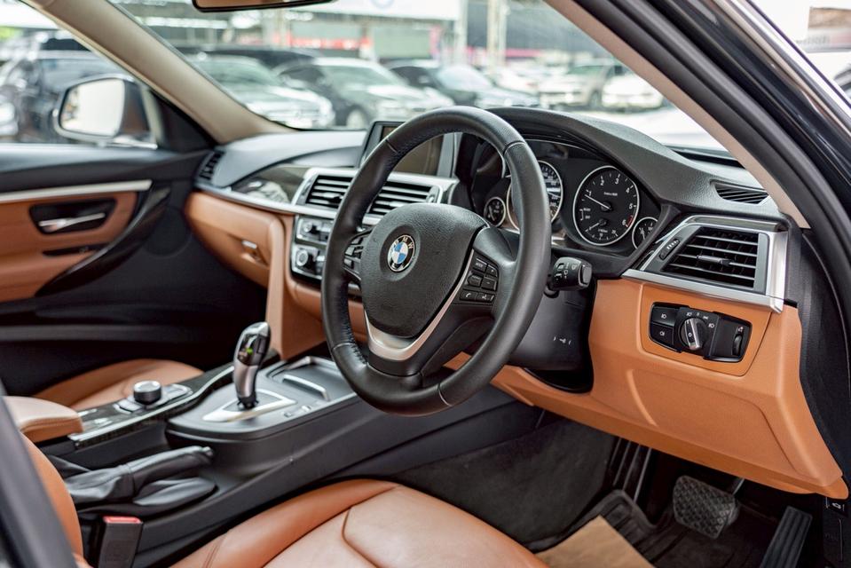 รหัสรถ NP2585 รุ่นรถ : BMW 320d ICONIC LCIปีรถ : 2016 รูปที่ 12