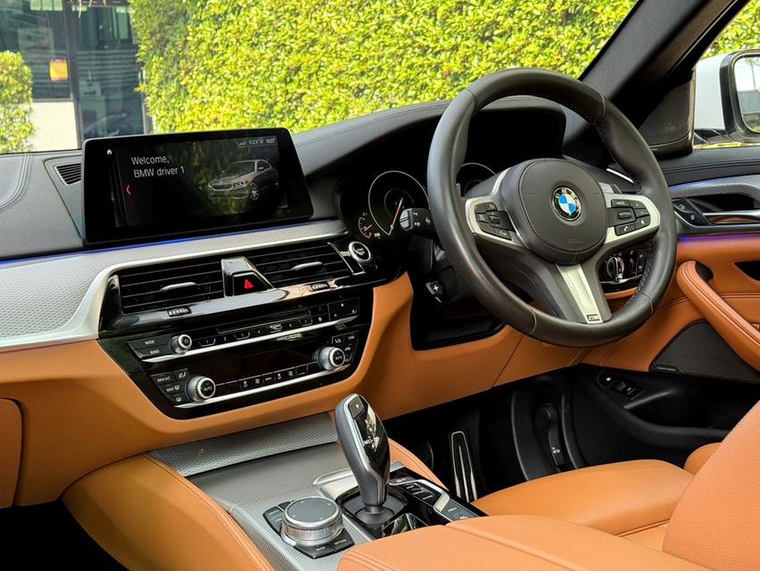 2020 BMW 530e MSPORT รถมือเดียวออกป้ายแดง รถวิ่งน้อย รถเข้าศูนย์ตามระยะ ไม่เคยมีอุบัติเหตุครับ 12