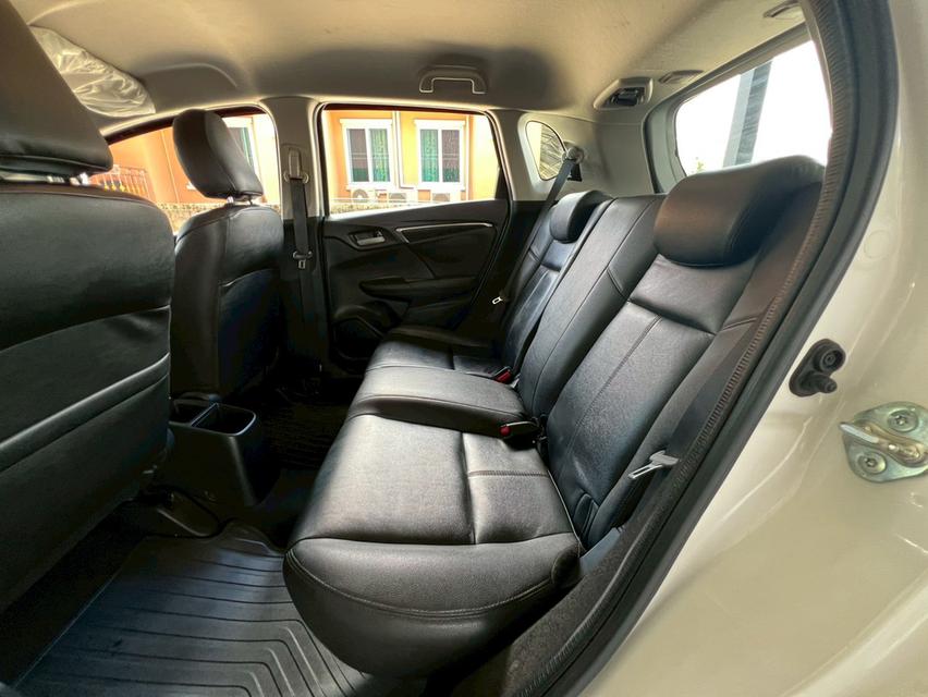 ปี 2020 HONDA JAZZ, 1.5 i-VTEC S โฉม ปี14-ปัจจุบันสีขาว เกียร์ออโต้ เครื่องเบนซิน มือเดียวป้ายแดง 10