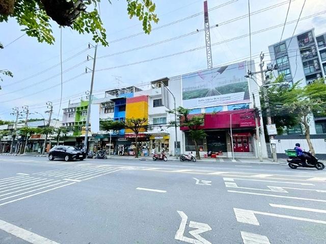 ตลาดท่าเตียน 1.1 กม. MRTอิสรภาพ 250ม. ให้เช่าอาคารพาณิชย์ 2 ชั้น 22ตร.วา. 162 ตร.ม.วงเวียนใหญ่ 1.8 กม.ทำเลทอง ติดถนนอิสร 1