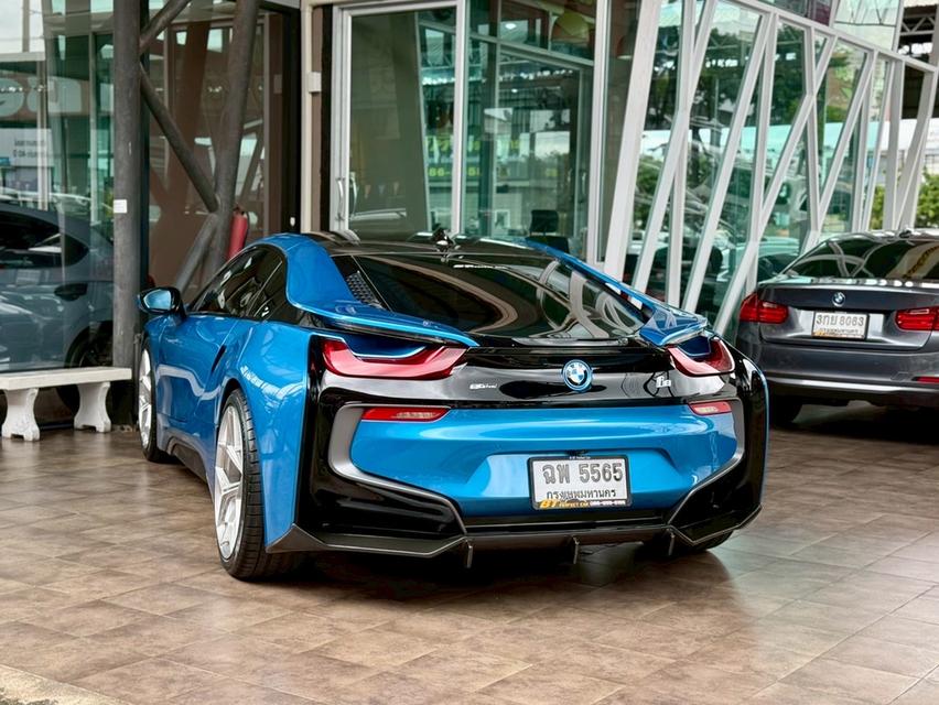 2017 BMW i8 Pure Impulse  8