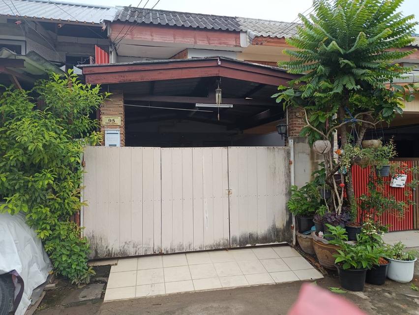 บ้านทาวน์เฮ้าส์2ชั้น 1