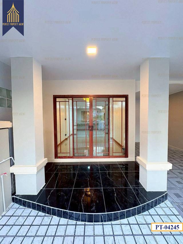 ทาวน์เฮาส์ลภาวัน8 บางบัวทองตกแต่งใหม่พร้อมอยู่ ราคาย่อมเยาว์ 4