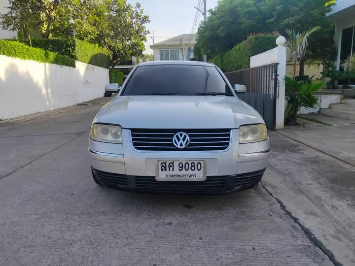 Volkswagen Passat สีเทา ปี 2003 4