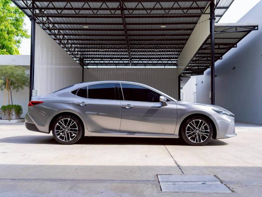 Toyota Camry 2.5hev premium ปี25 รูปที่ 4