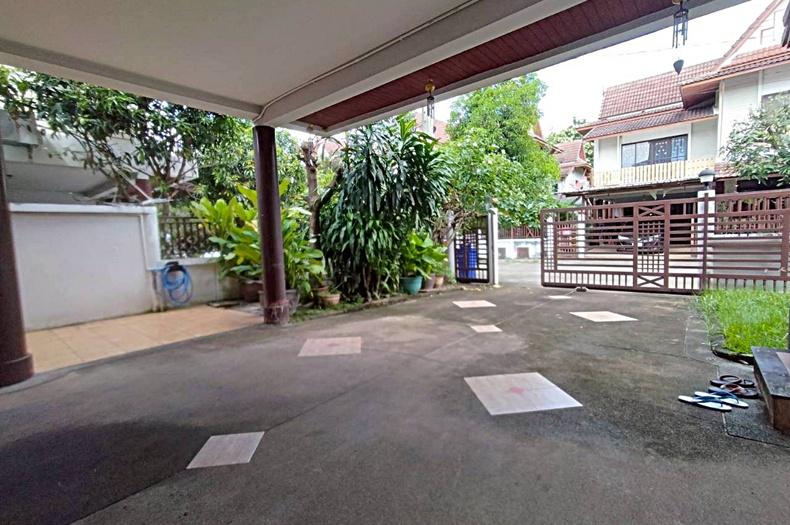 บ้านเดี่ยว เนื้อที่ 58.4 ตร.ว. หมู่บ้าน บ้านไทยดอนเมือง (ซอยเดชะตุงคะ 1) ถนนวิภาวดีรังสิต แขวงสีกัน เขตดอนเมือง 3