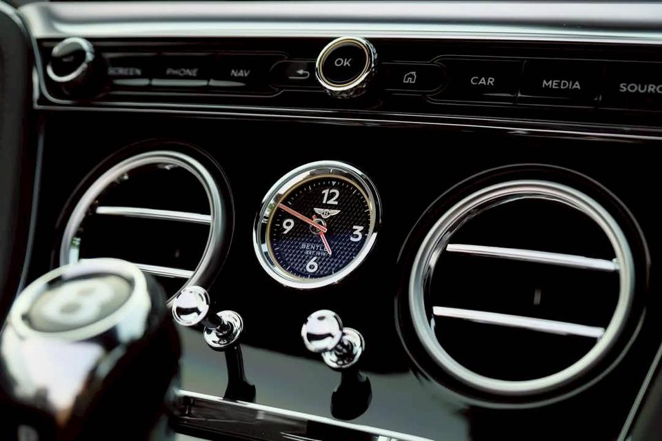 Continental GTC V8 Convertible 17