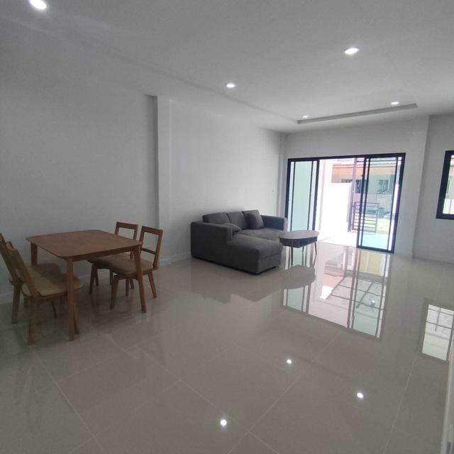 ขายบ้านทาวน์เฮ้าส์ 2ชั้น หมู่บ้านราชพฤกษ์ ลาดกระบัง-สุวรรณภูมิ ฉลองกรุง61  ถนนฉลองกรุง แขวงลำปลาทิว เขตลาดกระบัง กรุงเทพ 7
