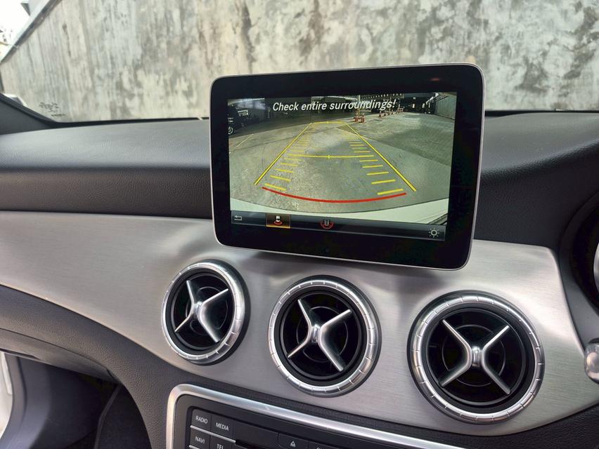 Mercedes-Benz CLA250 AMG 16