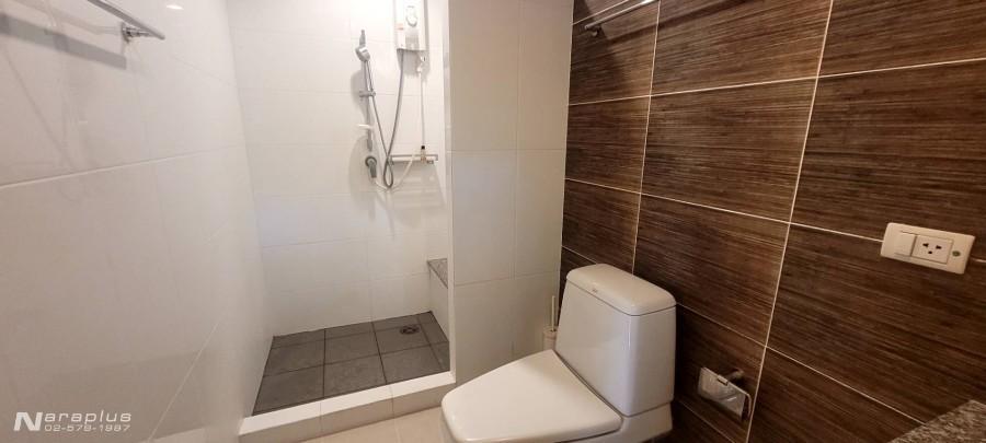 69030160 : ขายบ้านเดี่ยว 2 ชั้น หลังมุม สไตล์โมเดิร์น 4 ห้องนอน พร้อมเรือนรับรอง บนที่ดินขนาด 91.9 ตร.ว. หมู่บ้านวรารมย์ พรีเมี่ยม วัชรพล-จตุโชติ กรุ 12