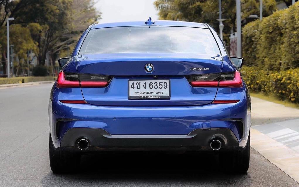 BMW 330e M Sport ปี 2021 ไมล์ 12x,xxx โล สามารถวิ่งด้วยระบบไฟฟ้า 60 โล รูปที่ 6