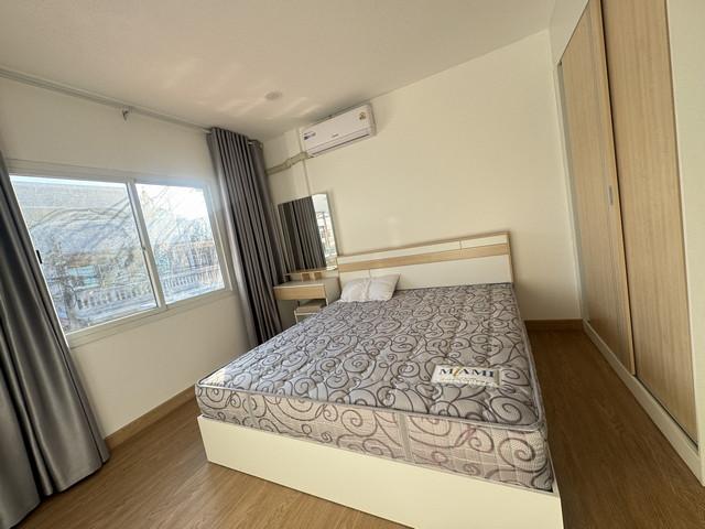 ทาวน์โฮมหมู่บ้านอยู่เจริญ รัชดาภิเษก ห้วยขวาง 5 ห้องนอน 2 ห้องน้ำ บ้านใหม่ ครื่องใช้ไฟฟ้าครบ พร้อมเข้าอยู่ 5