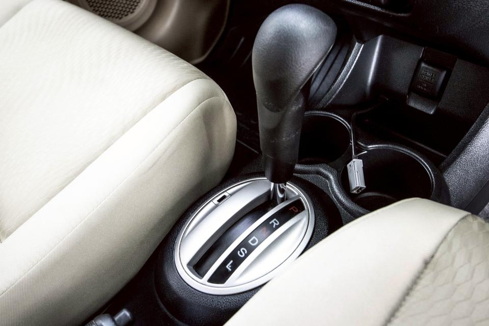  HONDA BRIO AMAZE 1.2 V 2014  8