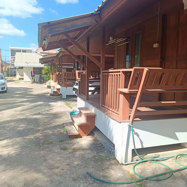 ขายตึกอาคารพาณิชย์ 1 หลังบ้านพัก 3 หลังรีสอร์ท 6 หลังใกล้วัดพระธาตุพนมแค่ 200 เมตรใกล้ปั๊มน้ำมันปตทธนาคารกรุงไทยแค่ 20 เมตร 8