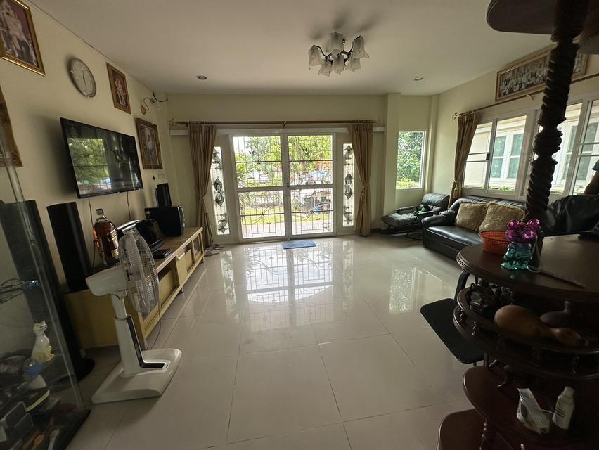 บ้านหลังใหญ่พื้นที่เยอะ ใกล้ทางด่วนจตุโชติ ขายบ้านเดี่ยว 2 ชั้นเนื้อที่ 83 ตรว.หมู่บ้านเดอะสวีทการ์เด้นวิลล์2 4ห้องนอน 4ห้องน้ำ เขตคลองสามวา กรุงเทพ 9