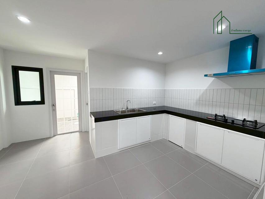 ทาวน์โฮม 3 ชั้น เล่นระดับ ซอยนาคนิวาส37 โชคชัย 8