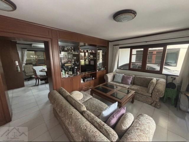 ขายบ้านเดี่ยว 2 ชั้น ใจกลางสุขุมวิท 67 ตรว. หมู่บ้านผกามาศ สุขุมวิท 71 ปรีดี 14 หรือเข้าทางพัฒนาการ 20 ได้ เฟอร์นิเจอร์ไ 3