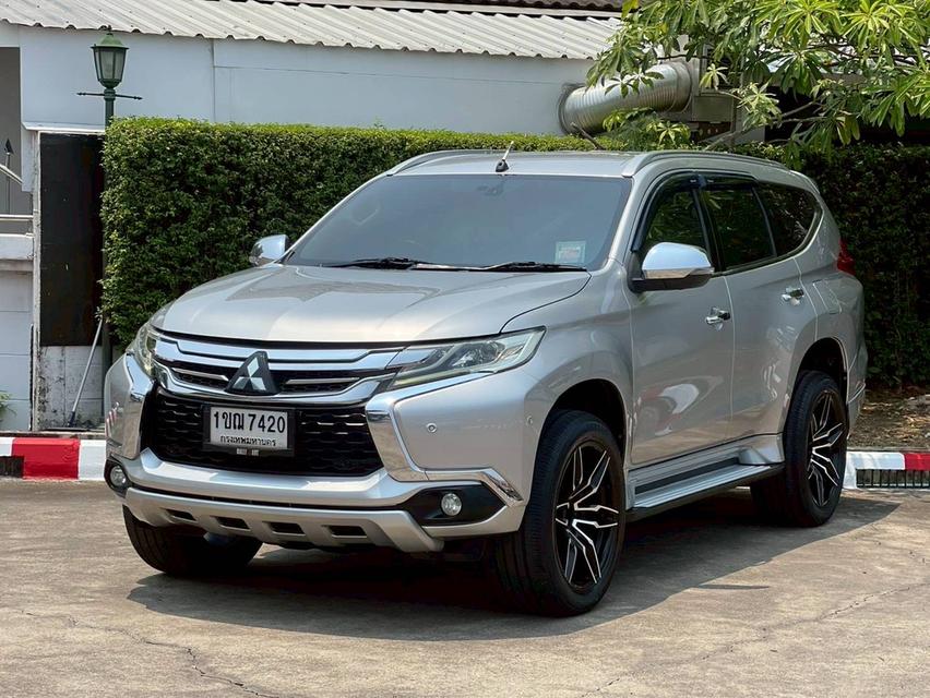 Mitsubishi Pajero 2.4GT Premium 4WD ปี 2016 สีเงิน