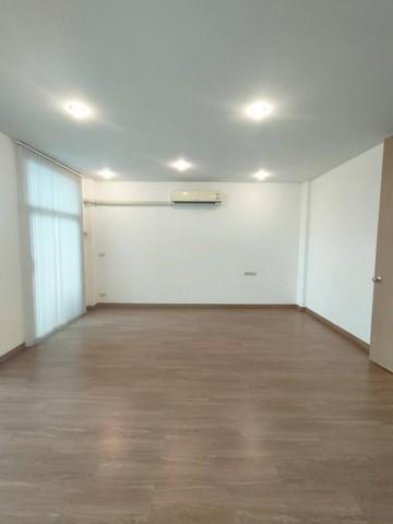 ให้เช่าทาวน์โฮม4ชั้นห้องมุม 300ตร.ม.ย่านรามอินทราใกล้แฟชั่นไอแลนส์,MRTวงแหวนรามอินทรา สามารถจดทะเบียนบริษัทได้ 18