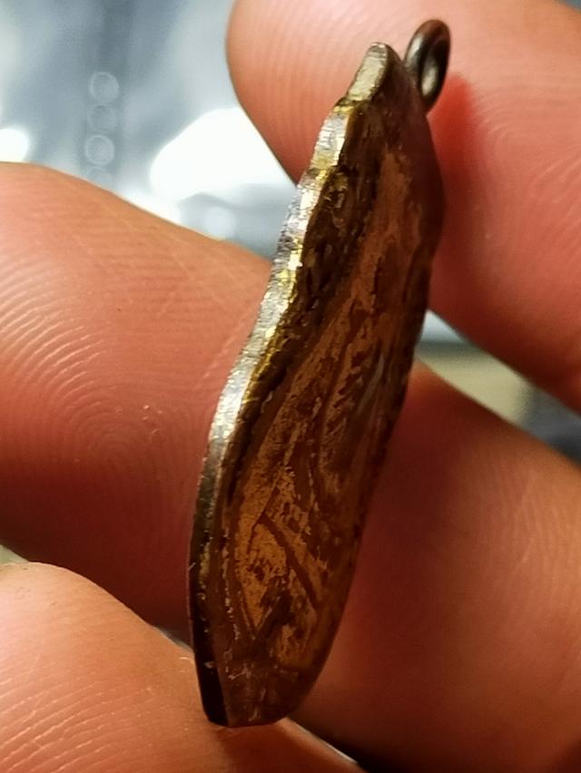 พระเหรียญเก่าลึกสภาพใช้ รูปย่อยที่ 2