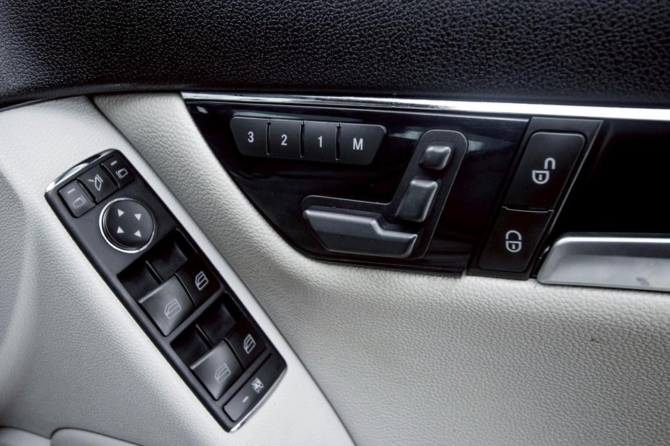 รหัสรถ 💥 รถเข้าใหม่ 1E744  MERCEDES-BENZ C-CLASS C200 K 1.8 AT 2010 รูปที่ 14