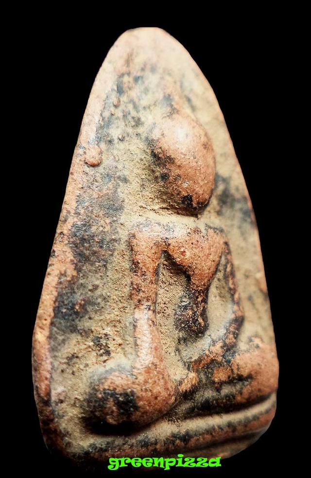 พระนางกำแพงกลีบบัวเมืองกำแพงเพชร